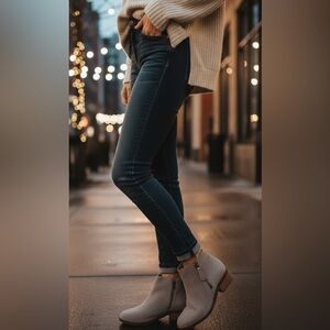 Blondo Mushroom Grey Suede Liam Waterproof Ankle Booties Women’s Size 7 1/2 M